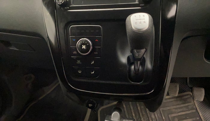 2018 Mahindra KUV 100 NXT K6+ P 6 STR, Petrol, Manual, 55,112 km, Gear Lever