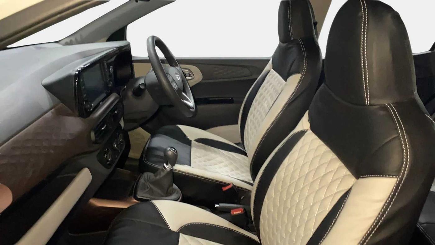 2020 Hyundai AURA SX 1.2, Petrol, Manual, 44,410 km, Right Side Front Door Cabin