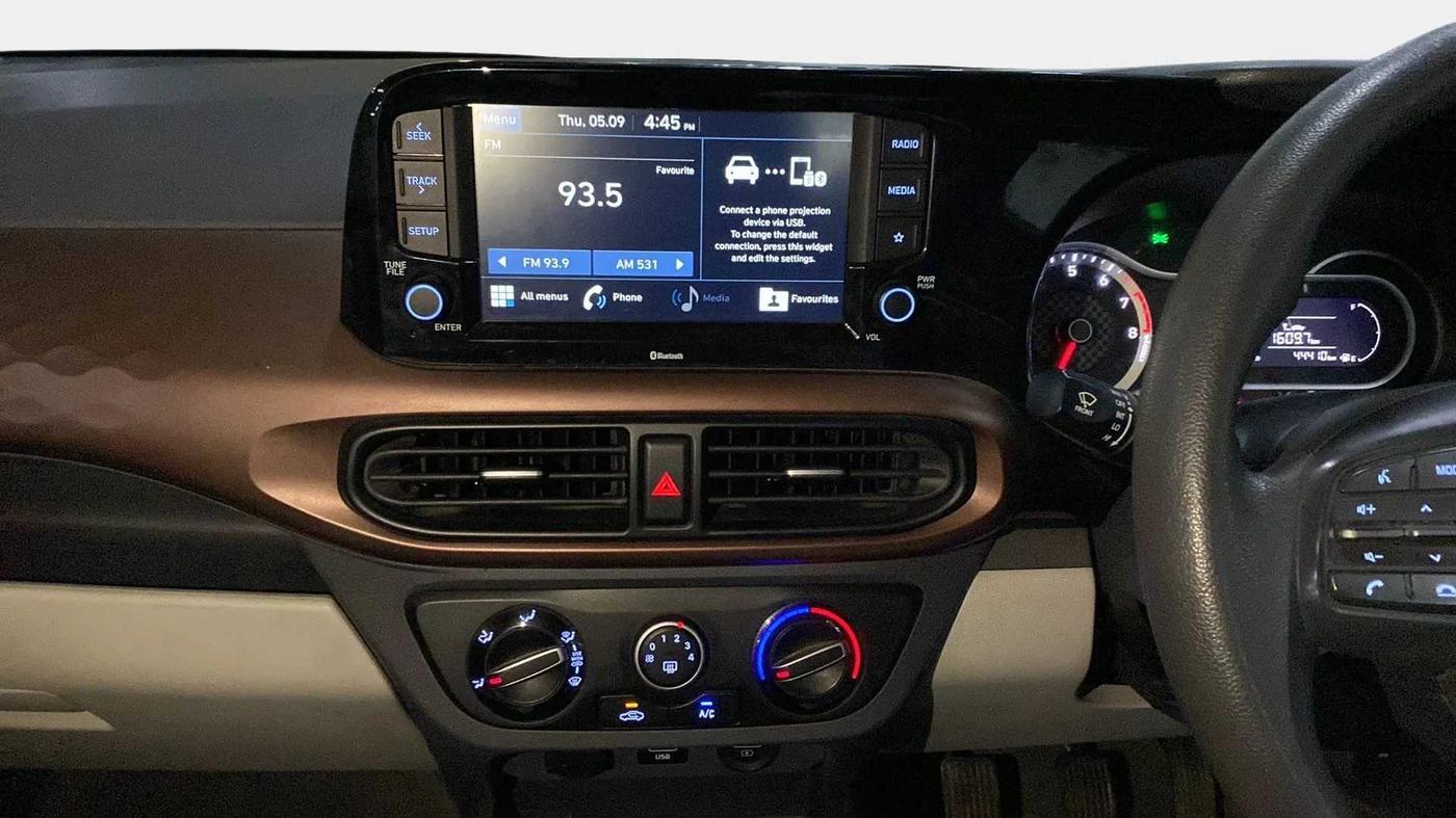 2020 Hyundai AURA SX 1.2, Petrol, Manual, 44,410 km, Air Conditioner