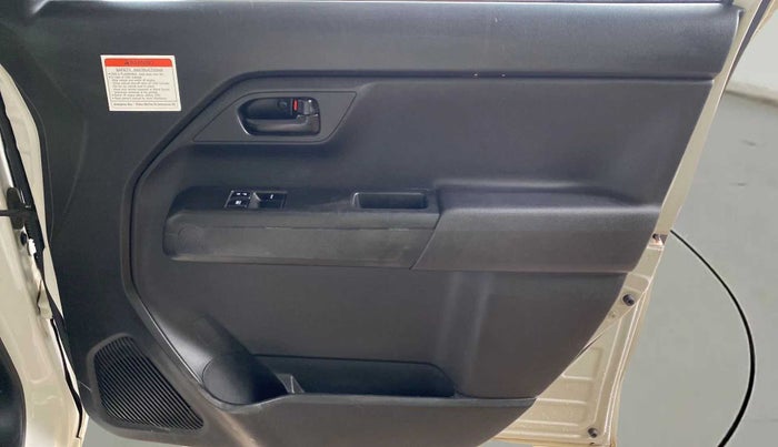 2020 Maruti New Wagon-R LXI CNG 1.0, CNG, Manual, 65,469 km, Driver Side Door Panels Control