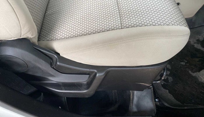 2020 Maruti New Wagon-R LXI CNG 1.0, CNG, Manual, 65,469 km, Driver Side Adjustment Panel
