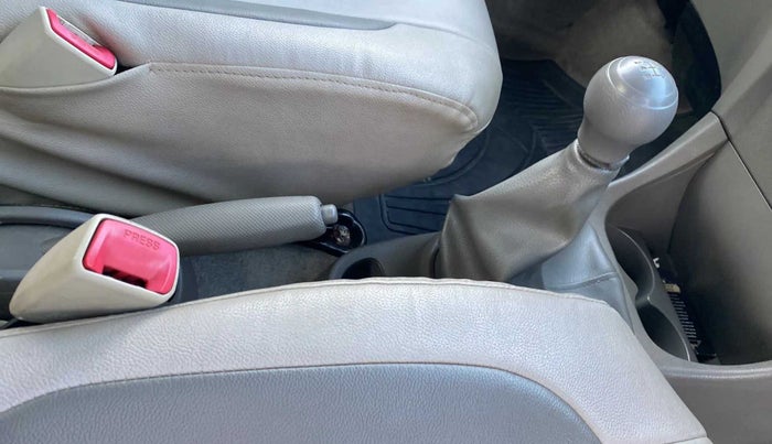 2014 Toyota Etios G, Petrol, Manual, 49,488 km, Gear Lever