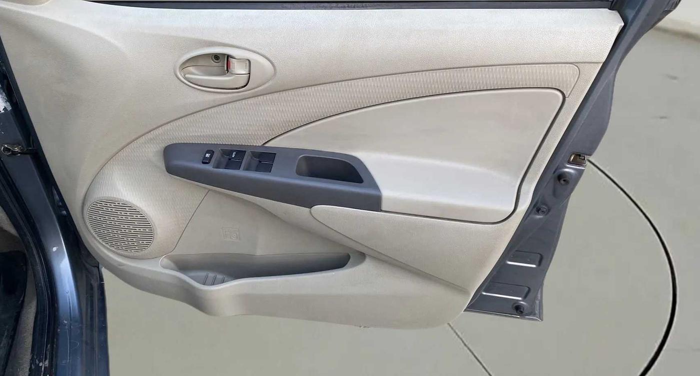 2014 Toyota Etios G, Petrol, Manual, 49,488 km, Driver Side Door Panels Control