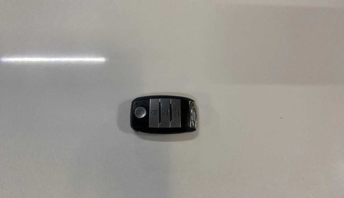 2020 KIA SONET HTX 1.5, Diesel, Manual, 66,780 km, Key Close Up