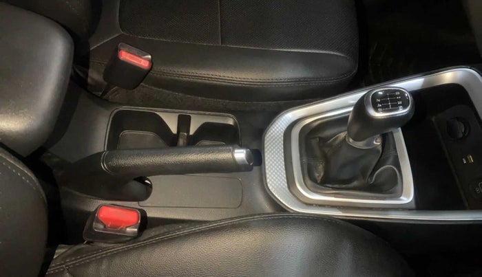 2020 KIA SONET HTX 1.5, Diesel, Manual, 66,780 km, Gear Lever