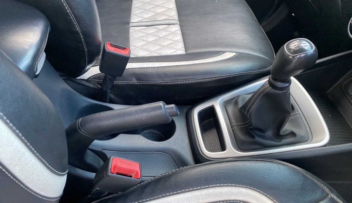 2021 Hyundai VENUE S 1.2, Petrol, Manual, 63,836 km, Gear Lever