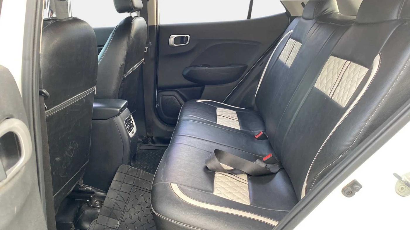 2021 Hyundai VENUE S 1.2, Petrol, Manual, 63,836 km, Right Side Rear Door Cabin
