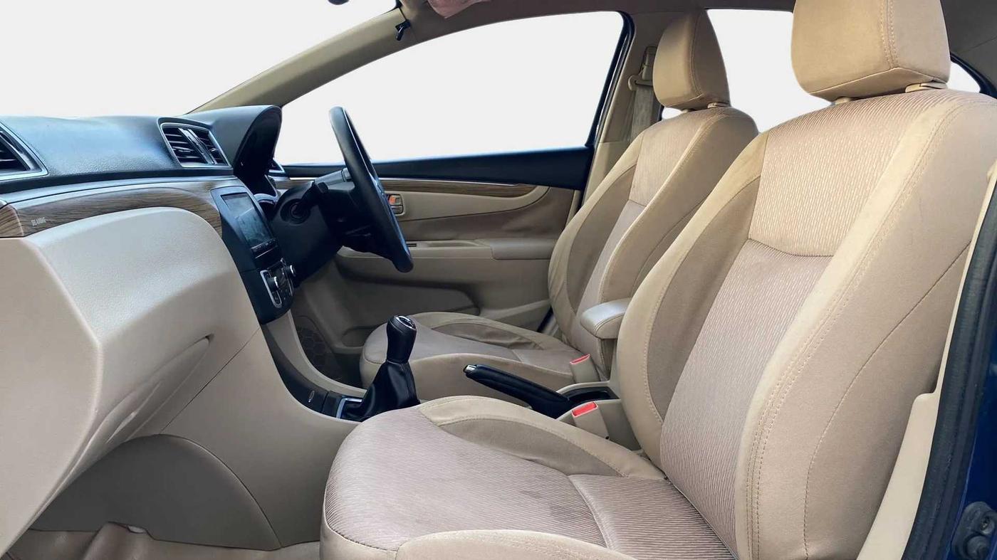 2018 Maruti Ciaz ZETA 1.5 SHVS MT PETROL, Petrol, Manual, 38,743 km, Right Side Front Door Cabin