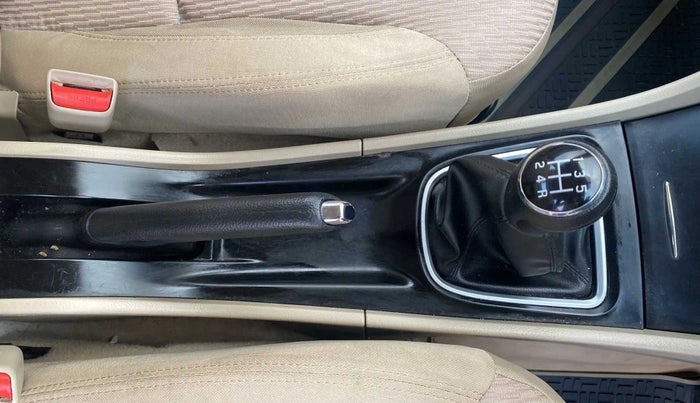 2018 Maruti Ciaz ZETA 1.5 SHVS MT PETROL, Petrol, Manual, 38,743 km, Gear Lever
