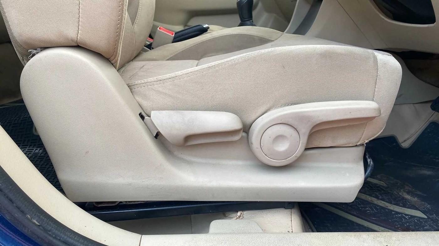 2018 Maruti Ciaz ZETA 1.5 SHVS MT PETROL, Petrol, Manual, 38,743 km, Driver Side Adjustment Panel