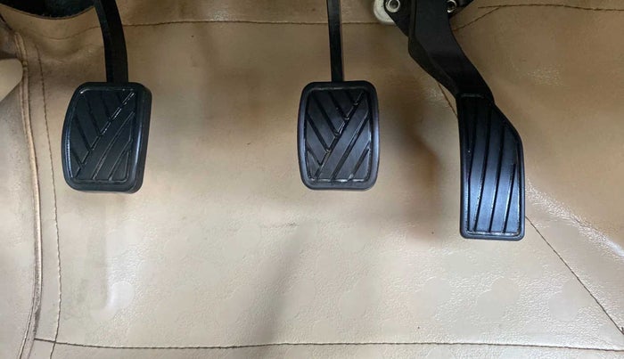 2018 Maruti Ciaz ZETA 1.5 SHVS MT PETROL, Petrol, Manual, 38,743 km, Pedals