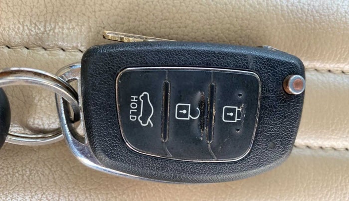 2016 Hyundai Xcent SX 1.2, Petrol, Manual, 62,256 km, Key Close Up