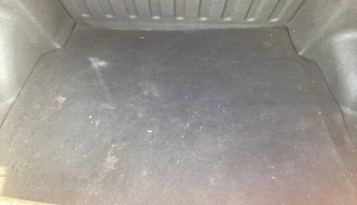 2016 Hyundai Xcent SX 1.2, Petrol, Manual, 62,256 km, Boot Inside