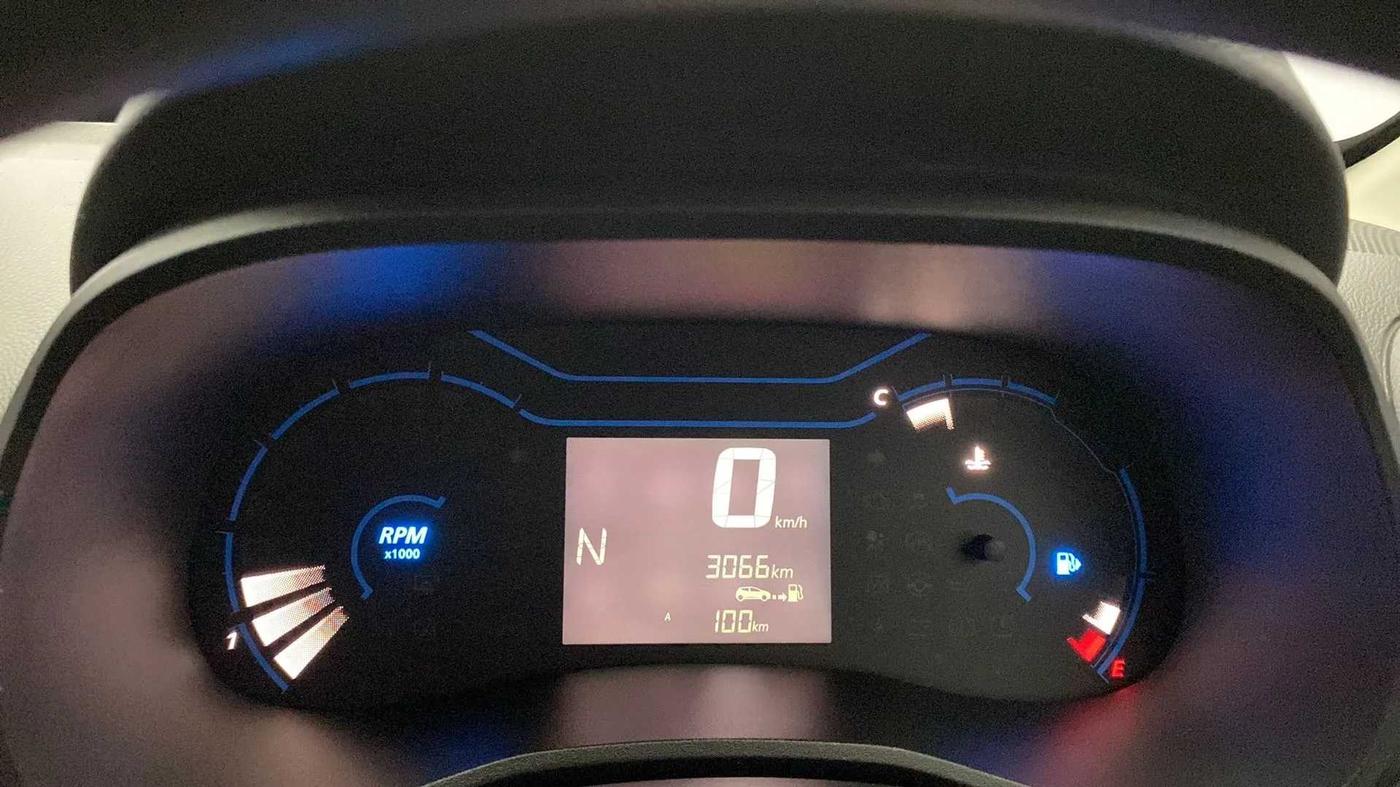 2022 Renault Kwid RXT 1.0 AMT, Petrol, Automatic, 3,052 km, Odometer Image