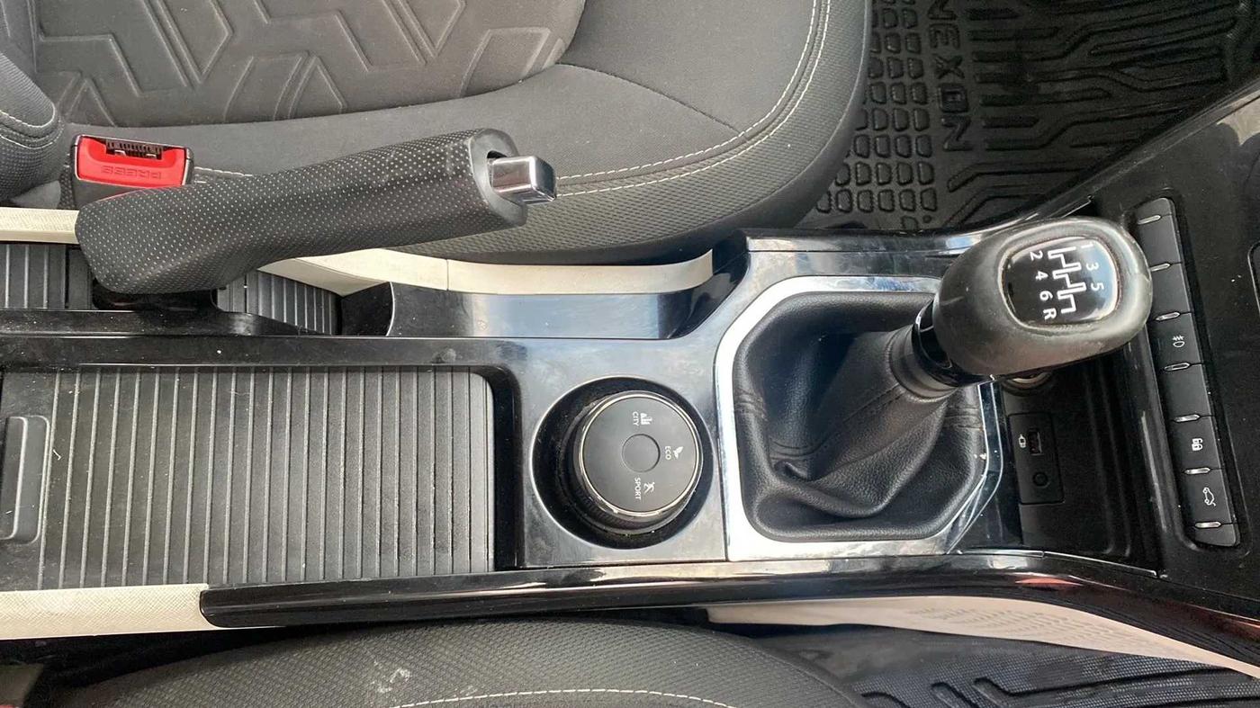2021 Tata NEXON XZ PLUS PETROL, Petrol, Manual, 46,987 km, Gear Lever