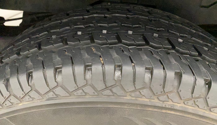 2021 Mahindra Thar LX PETROL HT 4WD AT, Petrol, Automatic, 26,107 km, Right Rear Tyre Tread