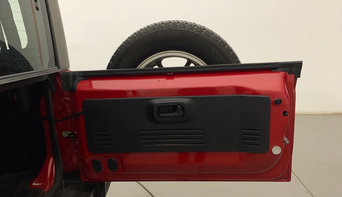 2021 Mahindra Thar LX PETROL HT 4WD AT, Petrol, Automatic, 26,107 km, Boot Door Open
