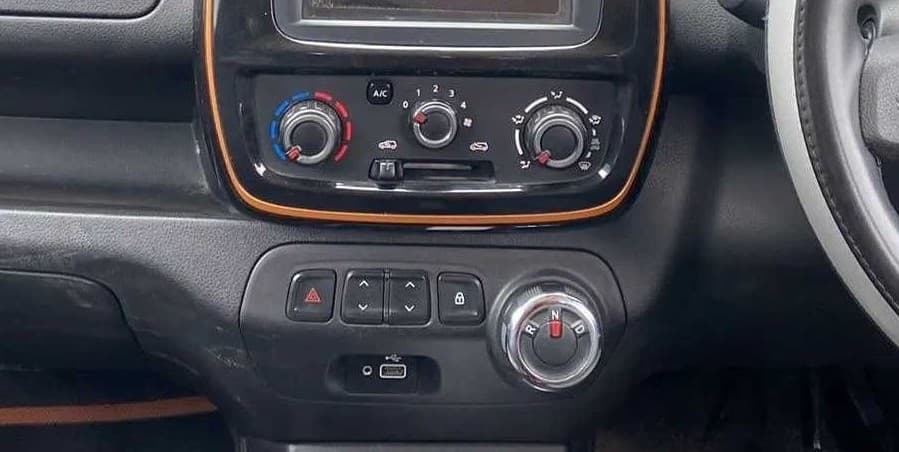 2019 Renault Kwid CLIMBER 1.0 AMT, Petrol, Automatic, 32,835 km, Gear Lever
