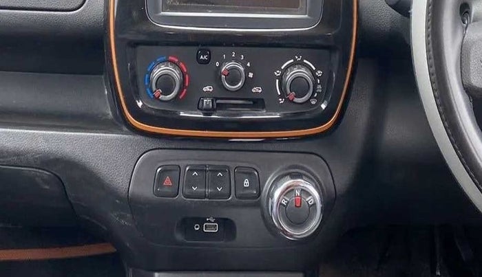 2019 Renault Kwid CLIMBER 1.0 AMT, Petrol, Automatic, 32,835 km, Gear Lever