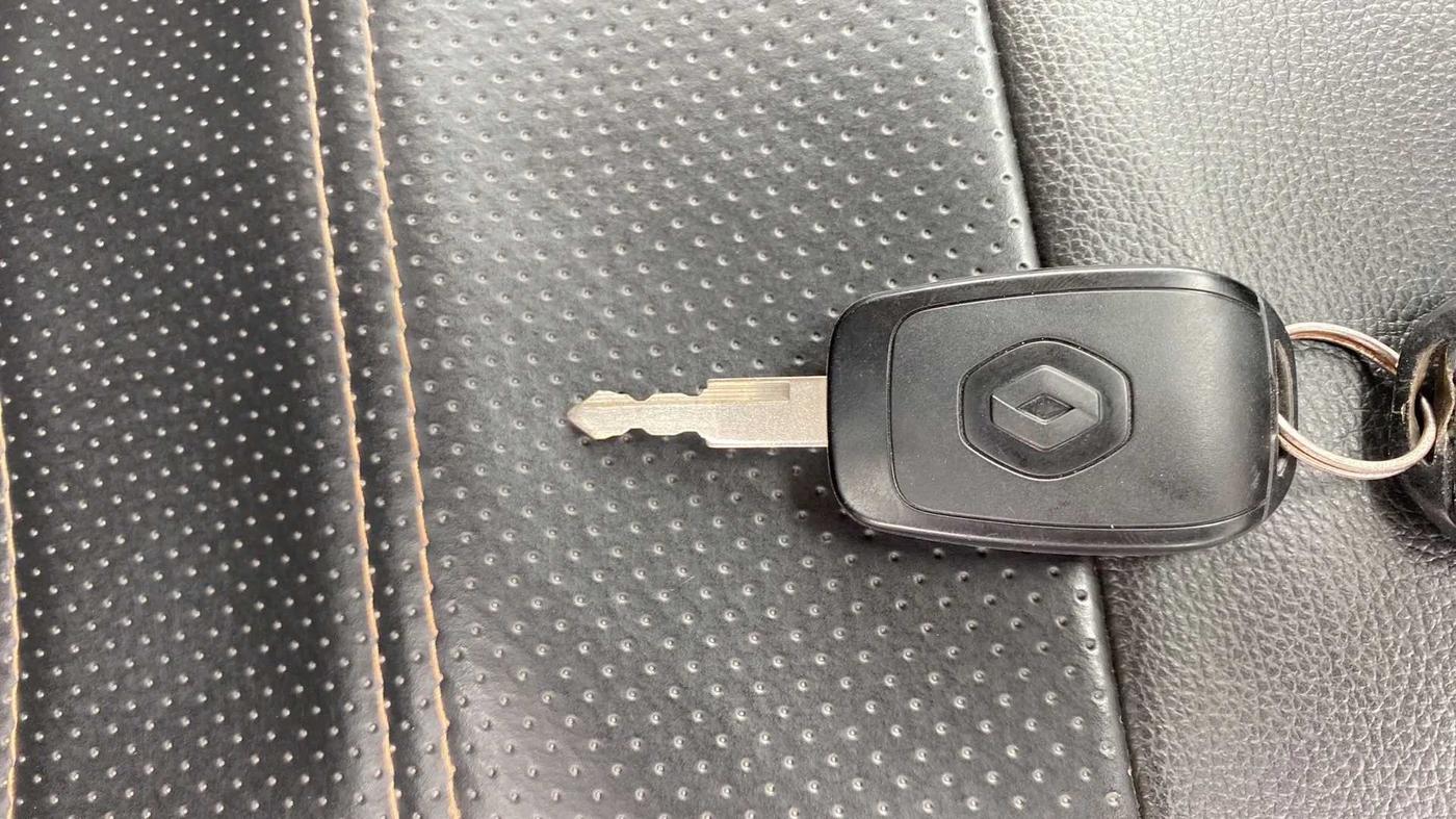 2019 Renault Kwid CLIMBER 1.0 AMT, Petrol, Automatic, 32,835 km, Key Close Up