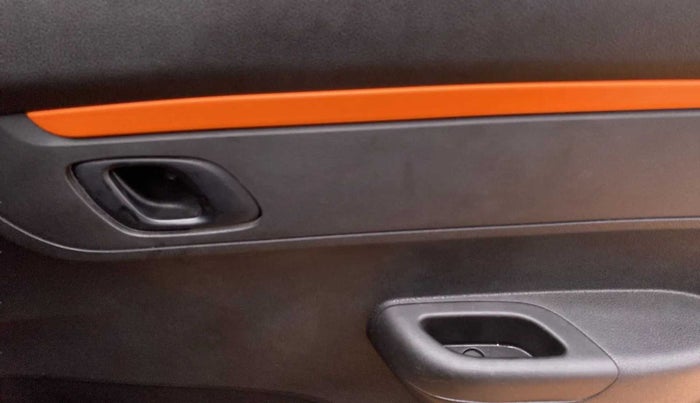 2019 Renault Kwid CLIMBER 1.0 AMT, Petrol, Automatic, 32,835 km, Driver Side Door Panels Control
