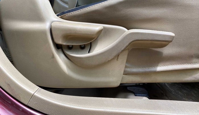 2017 Honda Amaze 1.2L I-VTEC S, Petrol, Manual, 42,353 km, Driver Side Adjustment Panel