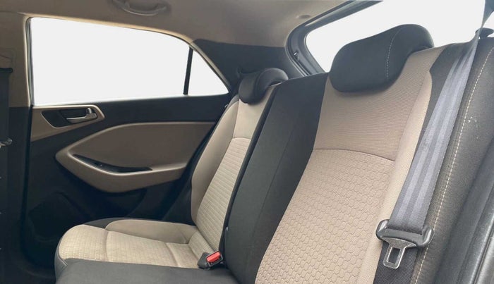 2017 Hyundai Elite i20 ASTA 1.2 (O), Petrol, Manual, 39,448 km, Right Side Rear Door Cabin