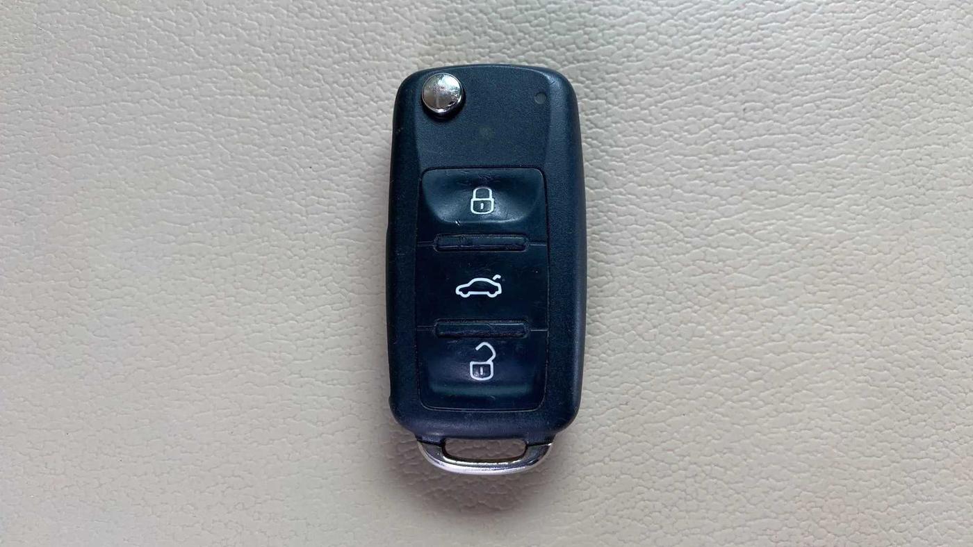 2021 Volkswagen Polo HIGHLINE PLUS 1.0L TSI AT, Petrol, Automatic, 60,040 km, Key Close Up