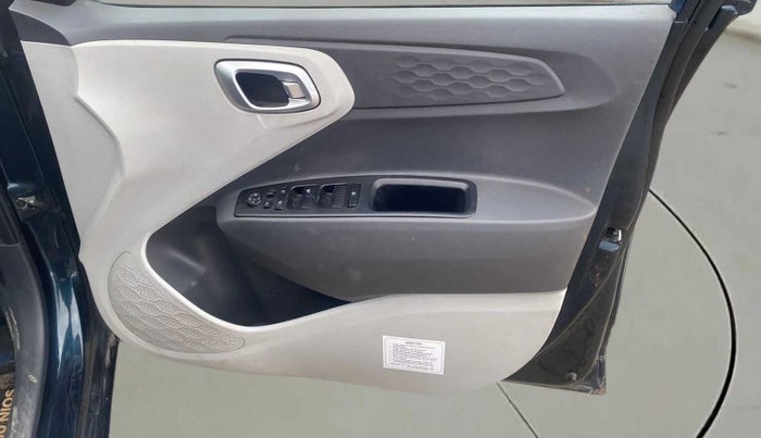 2022 Hyundai GRAND I10 NIOS SPORTZ 1.2 KAPPA VTVT CNG, CNG, Manual, 20,677 km, Driver Side Door Panels Control