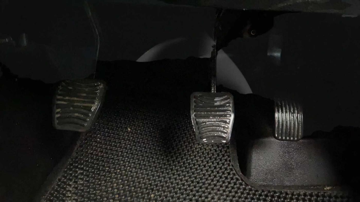 2022 Mahindra Thar LX HT PETROL 4WD MT, Petrol, Manual, 5,432 km, Pedals