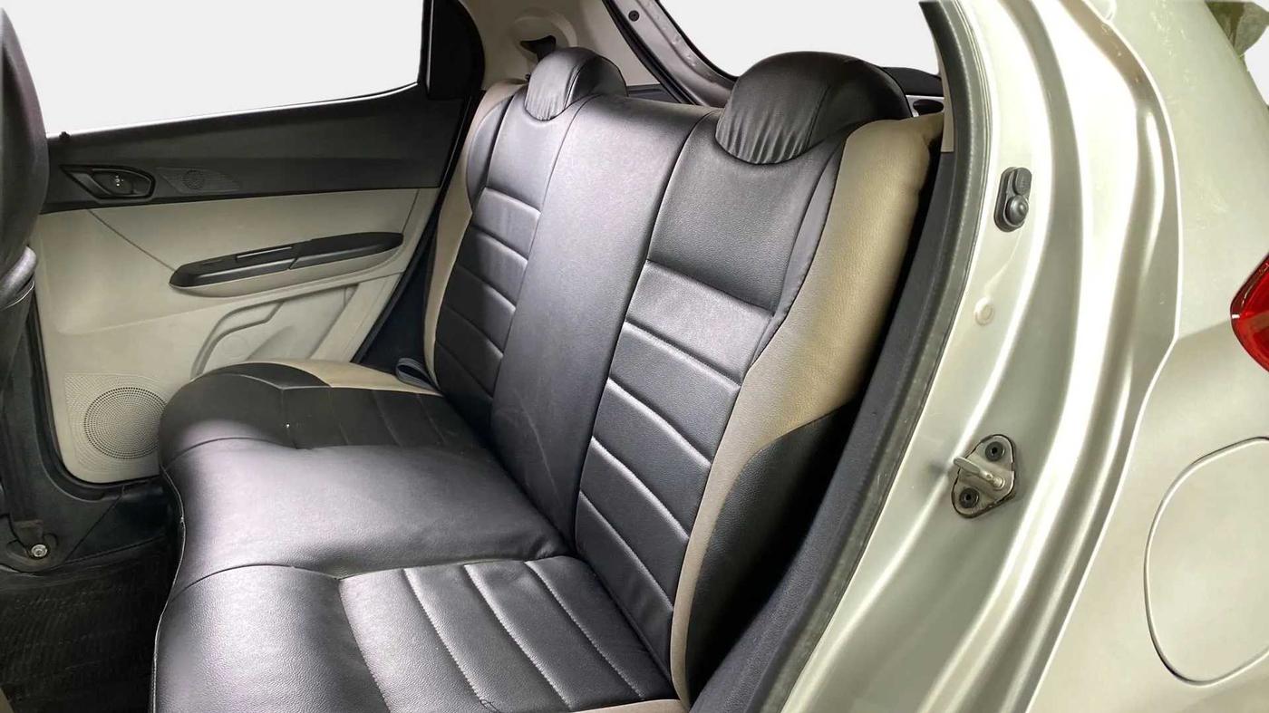 2018 Tata Tiago XT PETROL, CNG, Manual, 72,767 km, Right Side Rear Door Cabin