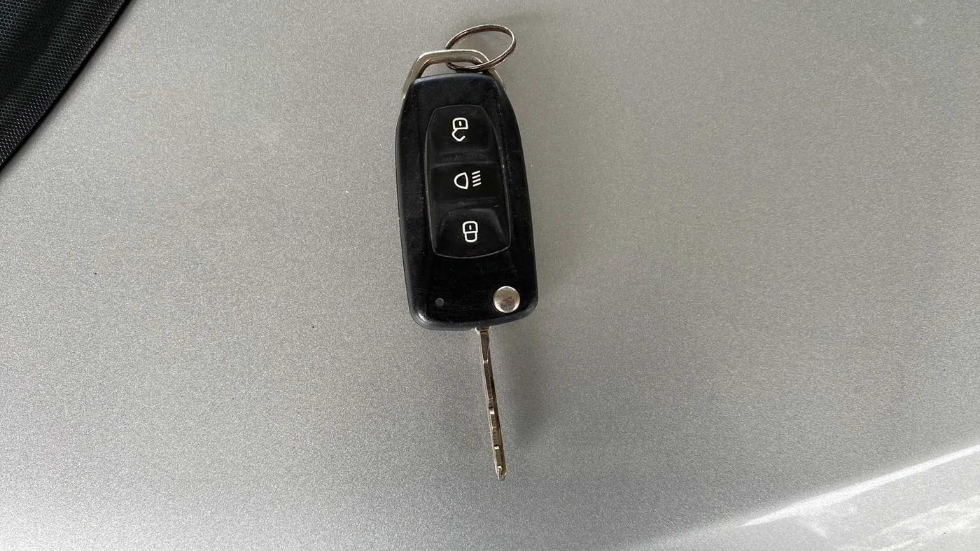 2018 Tata Tiago XT PETROL, CNG, Manual, 72,767 km, Key Close Up