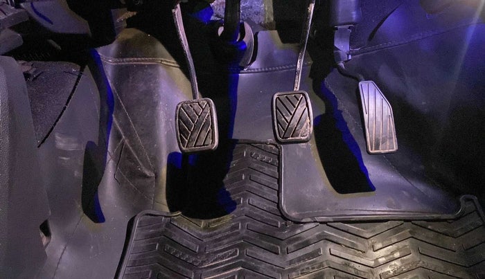 2020 Maruti IGNIS SIGMA 1.2, Petrol, Manual, 23,828 km, Pedals