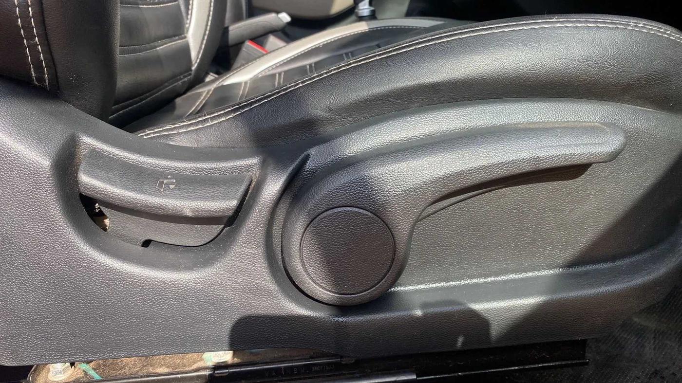 2018 Hyundai Elite i20 ASTA 1.2 (O), Petrol, Manual, 72,246 km, Driver Side Adjustment Panel