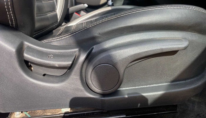 2018 Hyundai Elite i20 ASTA 1.2 (O), Petrol, Manual, 72,246 km, Driver Side Adjustment Panel