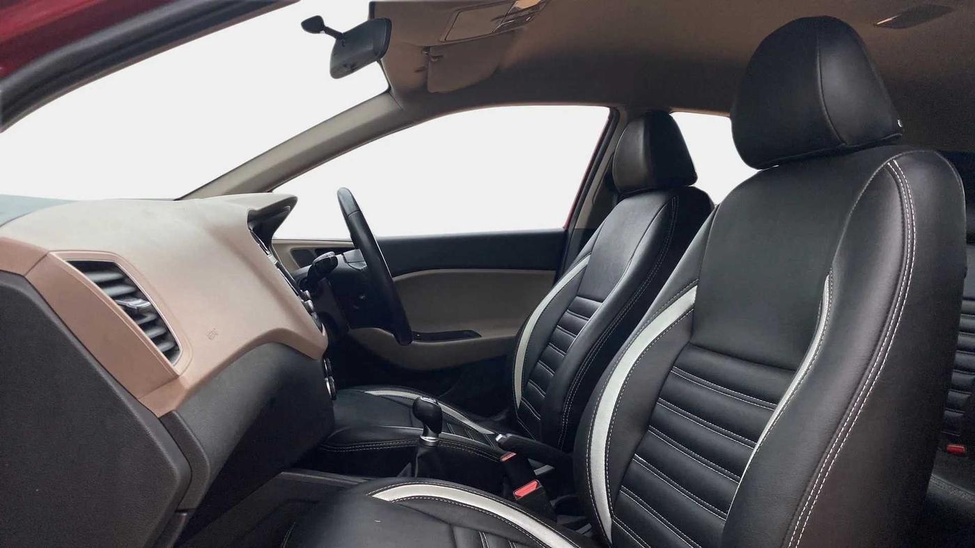 2018 Hyundai Elite i20 ASTA 1.2 (O), Petrol, Manual, 72,246 km, Right Side Front Door Cabin