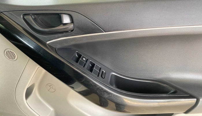 2019 Tata NEXON XM PETROL, Petrol, Manual, 70,877 km, Driver Side Door Panels Control