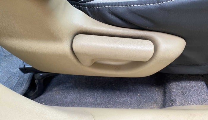 2013 Honda Brio S MT, Petrol, Manual, 71,106 km, Driver Side Adjustment Panel