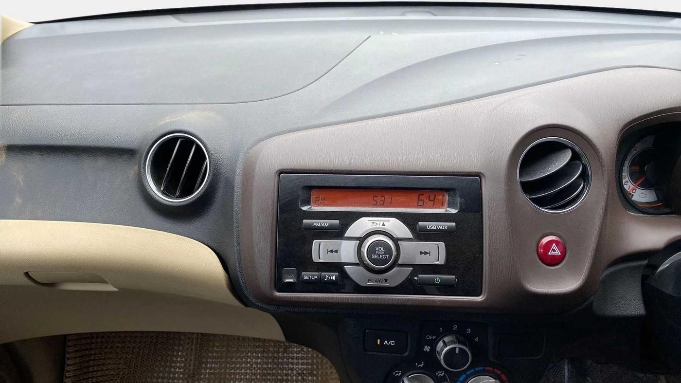 2013 Honda Brio S MT, Petrol, Manual, 80,237 km, Air Conditioner