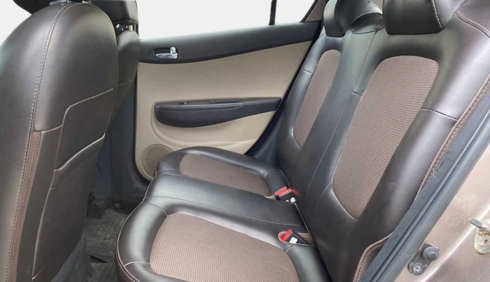 2013 Hyundai i20 MAGNA (O) 1.2, Petrol, Manual, 38,257 km, Right Side Rear Door Cabin