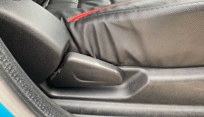 2023 Renault Kwid RXL 1.0 (O), Petrol, Manual, 12,580 km, Driver Side Adjustment Panel
