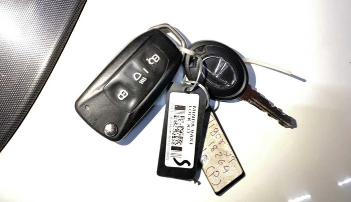 2018 Tata TIGOR XT PETROL, Petrol, Manual, 61,058 km, Key Close Up