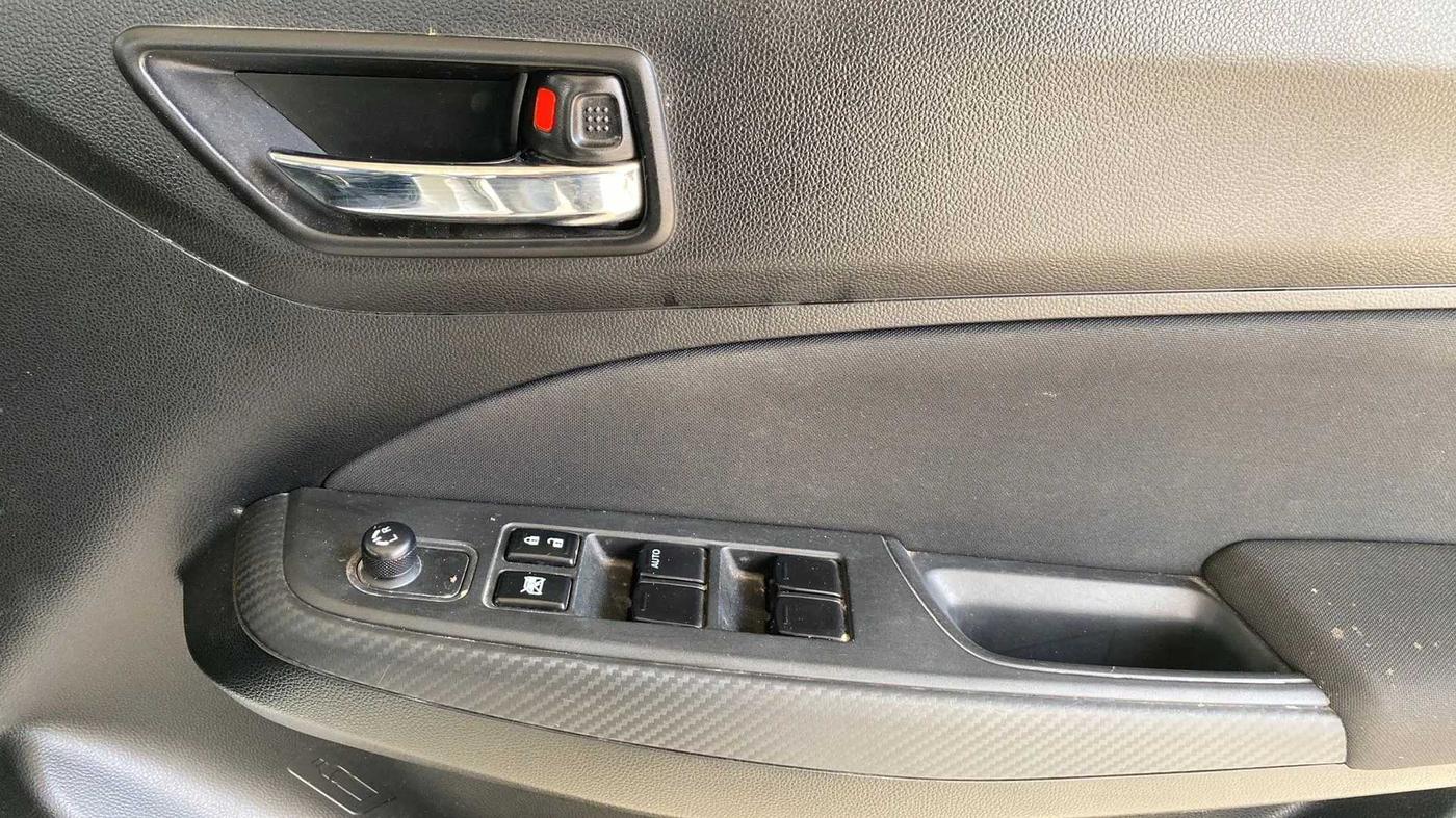 2022 Maruti Swift VXI, Petrol, Manual, 29,967 km, Driver Side Door Panels Control