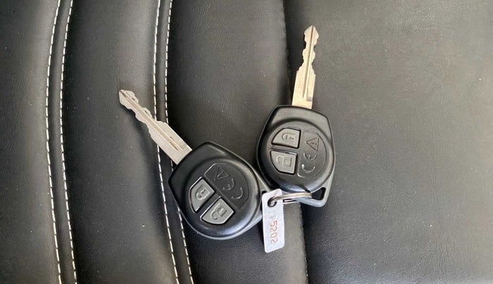 2022 Maruti Swift VXI, Petrol, Manual, 29,967 km, Key Close Up