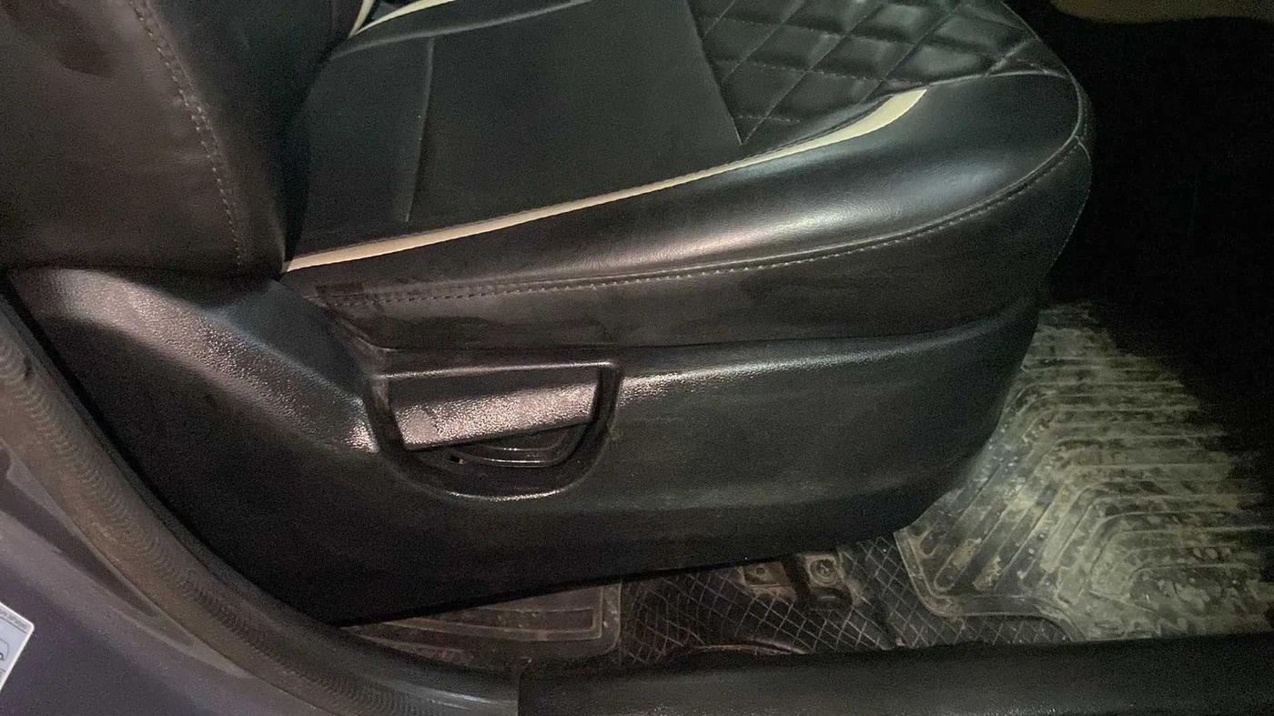 2019 Hyundai NEW SANTRO SPORTZ CNG, CNG, Manual, 20,018 km, Driver Side Adjustment Panel