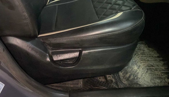 2019 Hyundai NEW SANTRO SPORTZ CNG, CNG, Manual, 20,018 km, Driver Side Adjustment Panel
