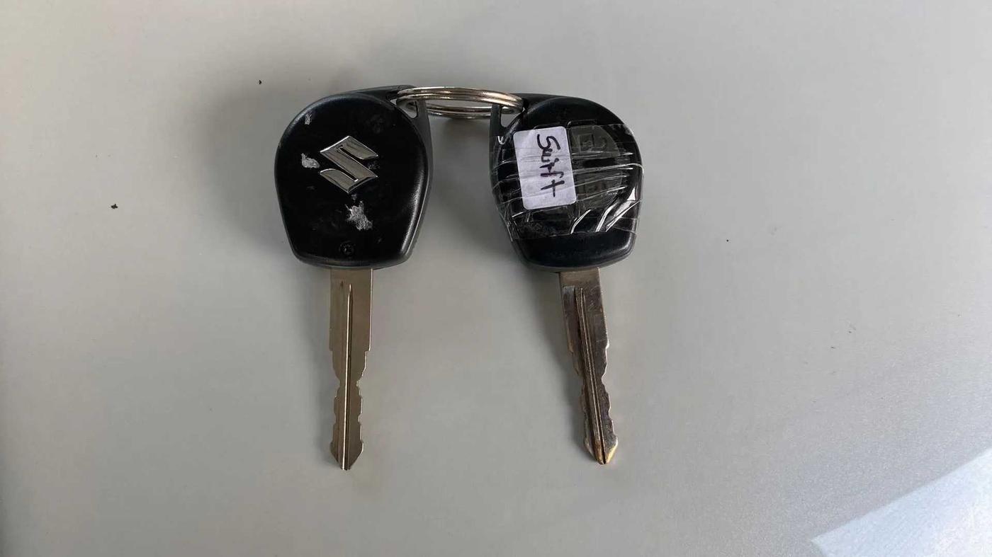 2022 Maruti Swift VXI, Petrol, Manual, 43,954 km, Key Close Up
