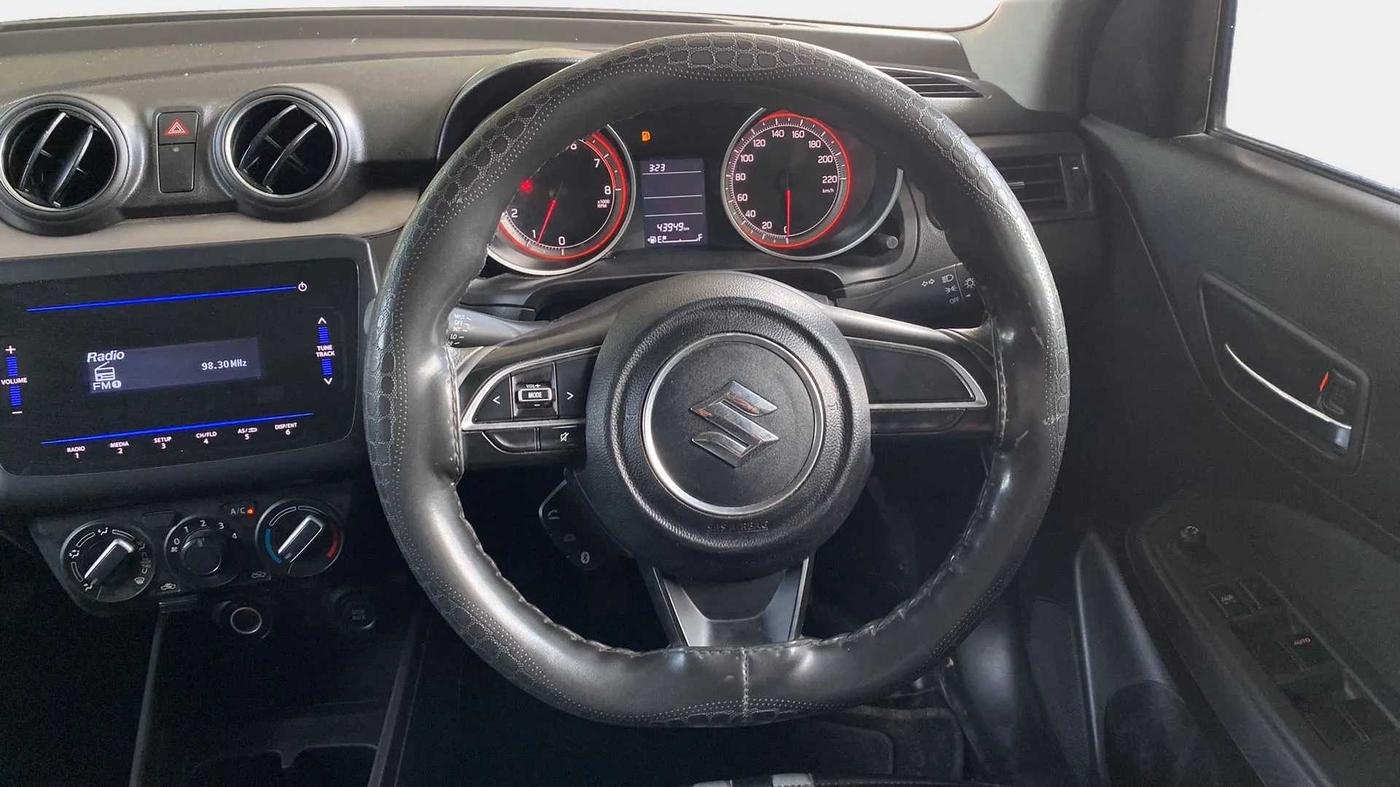 2022 Maruti Swift VXI, Petrol, Manual, 43,954 km, Steering Wheel Close Up