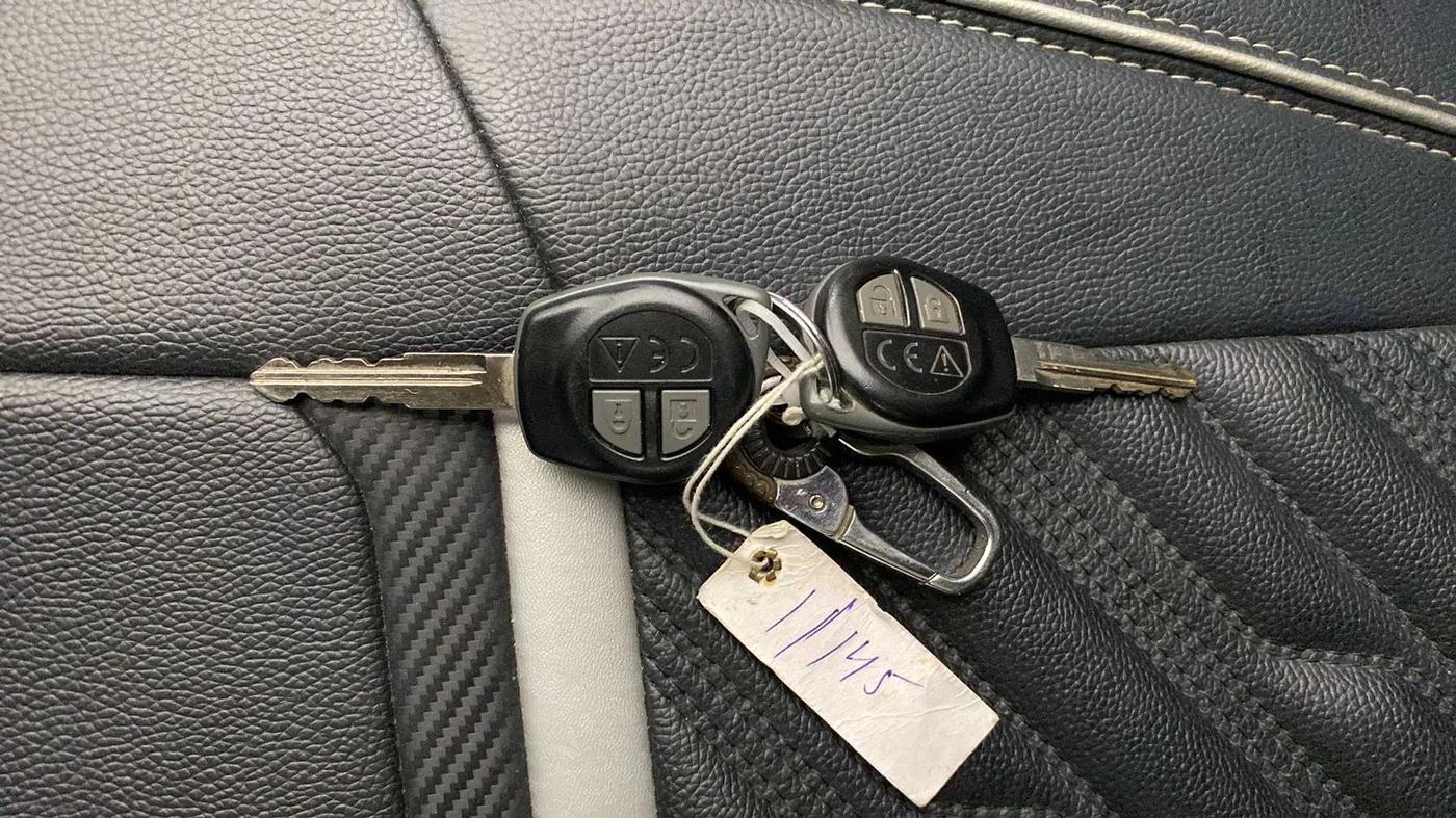 2018 Maruti Swift VXI AMT, Petrol, Automatic, 8,501 km, Key Close Up
