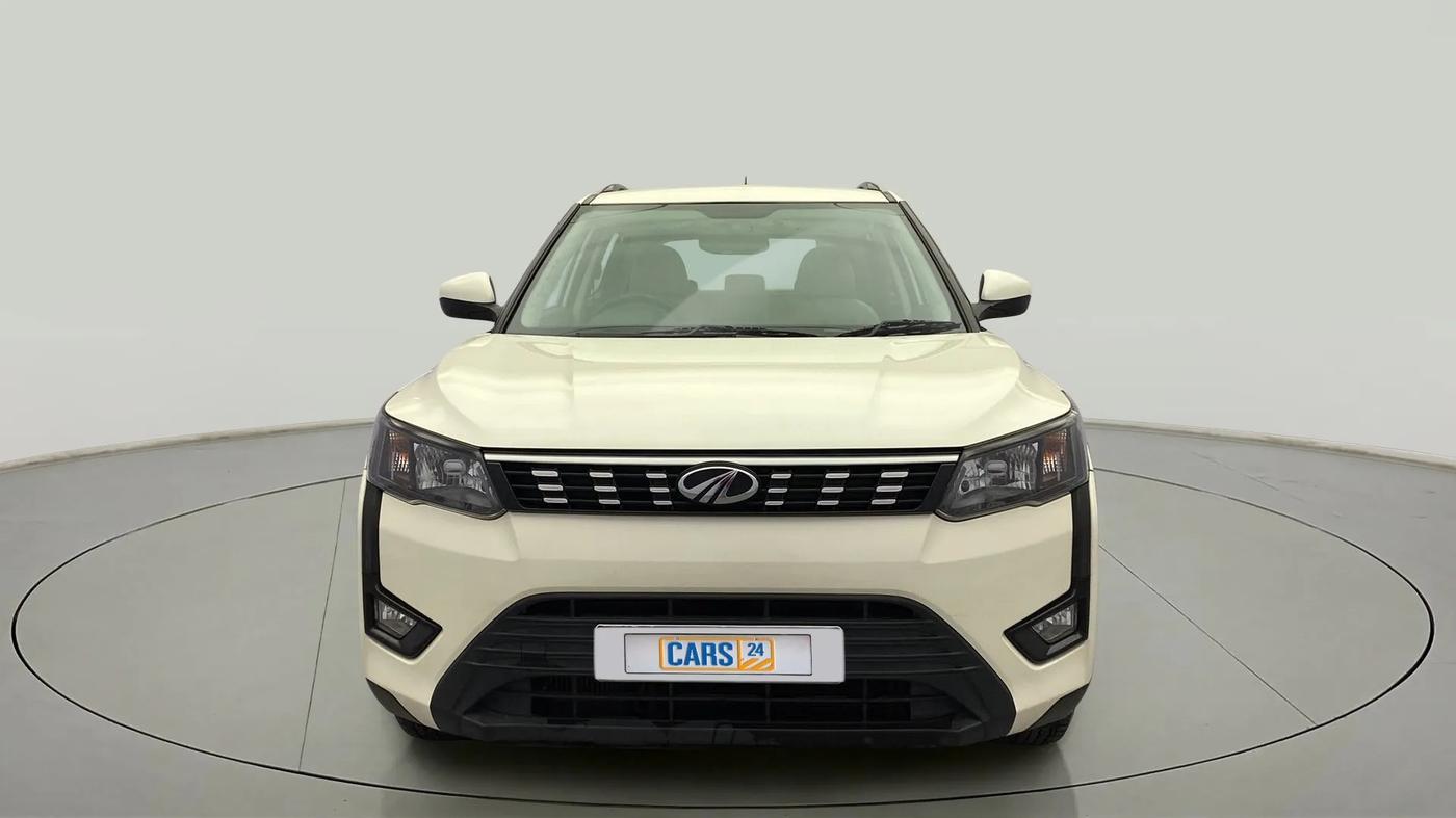 2020 Mahindra XUV300 W6 1.2 PETROL, Petrol, Manual, 33,032 km, Front